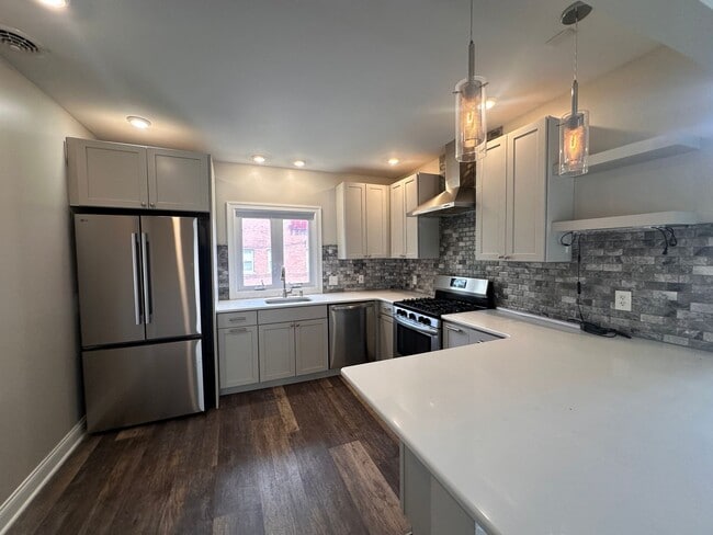 Building Photo - 1164 Hertel Ave