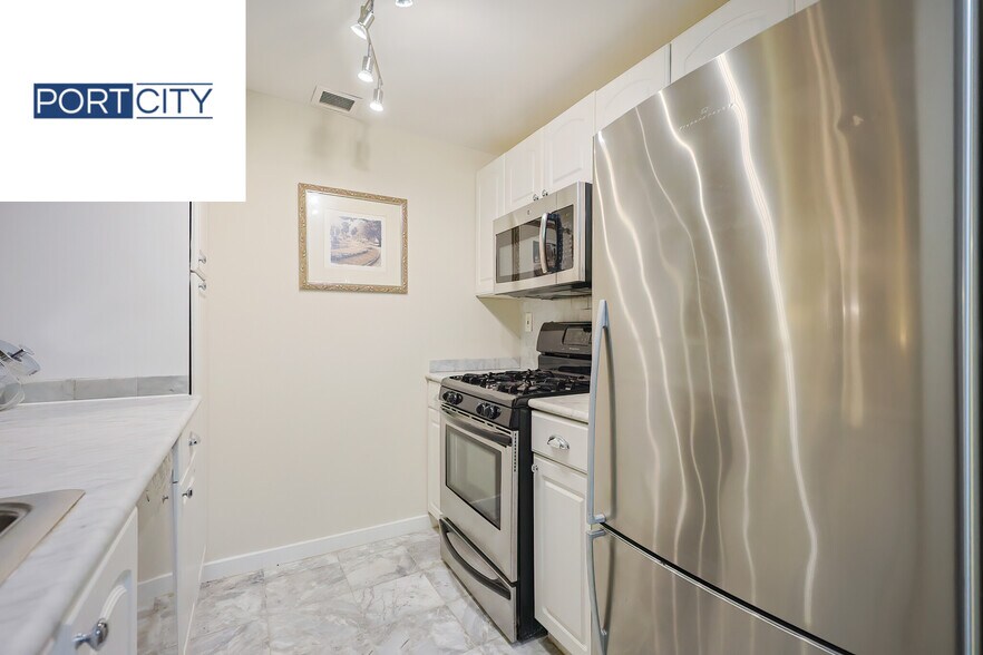 Building Photo - 15 N Beacon St