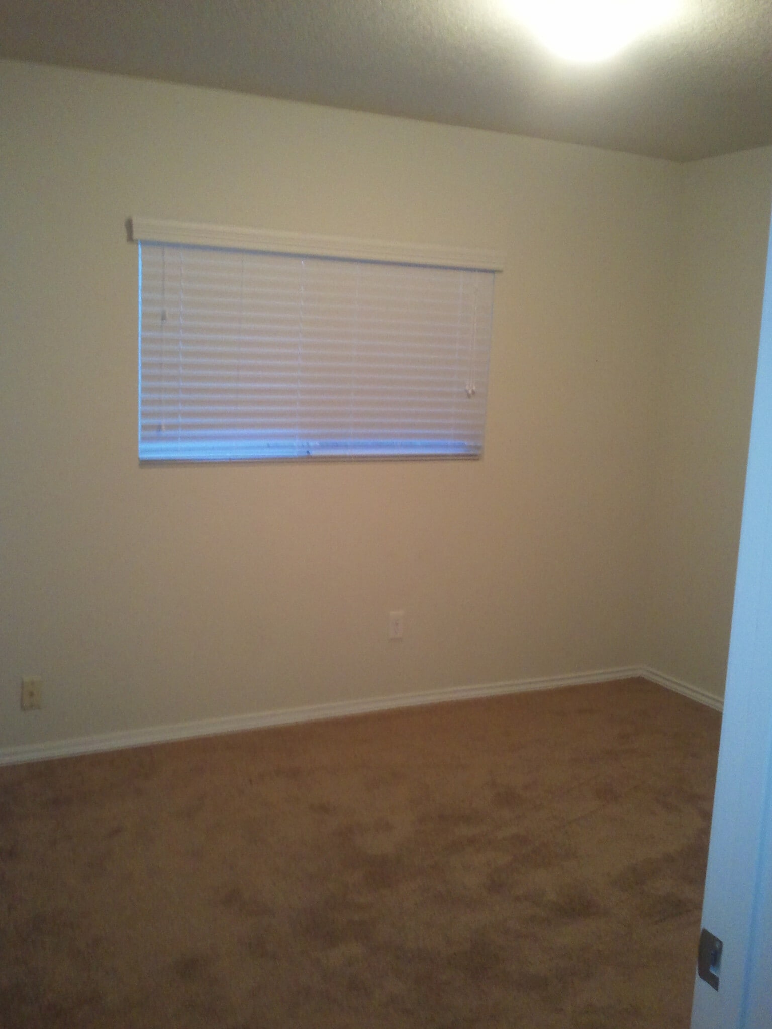 2nd Bedroom - 10910 Burning Lamp