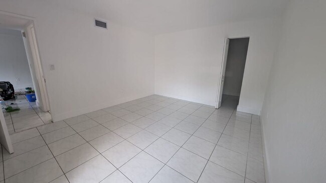 Building Photo - 10400 SW 108th Ave