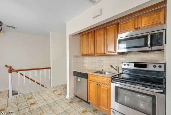 Building Photo - 612 High Mountain Rd