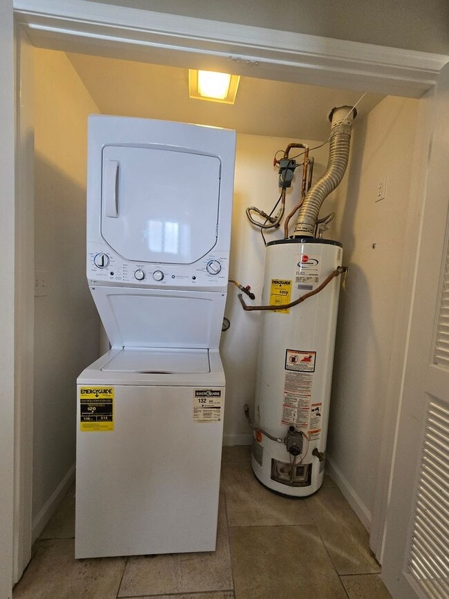 Building Photo - Beautiful 2 Bedroom Condo with Garage!