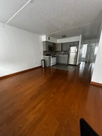 Building Photo - 8 E 118th St