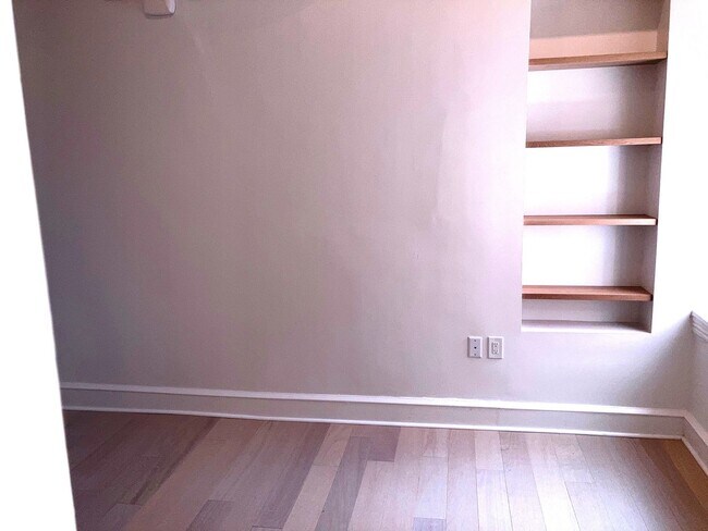 Building Photo - 1108 Pine St