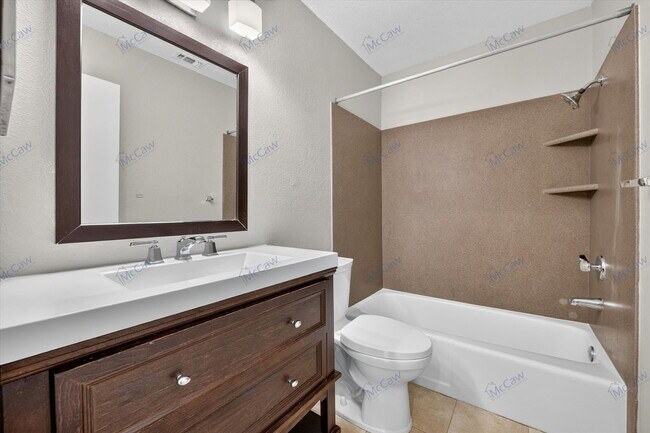 Building Photo - 4900 Ledgestone Dr