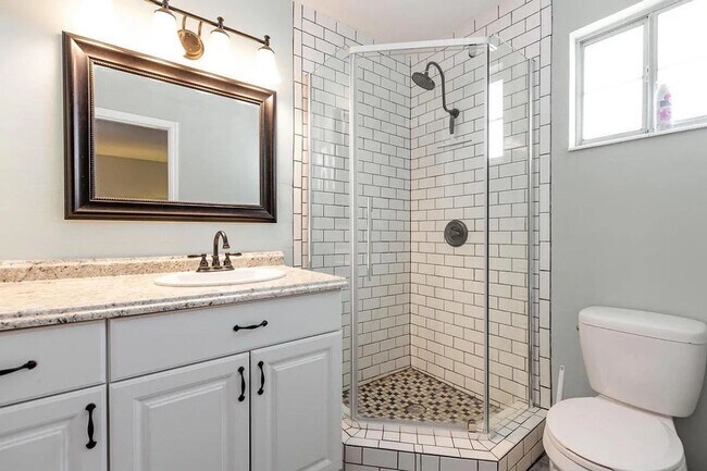 Building Photo - Easy Living! 3 Bedroom Home Condo in St. G...