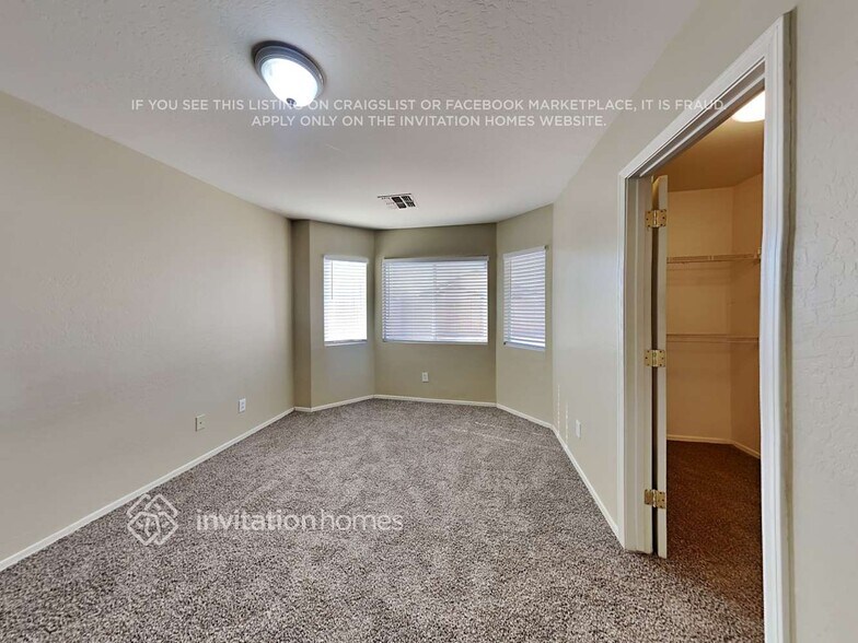 Building Photo - 6045 W Southgate Ave