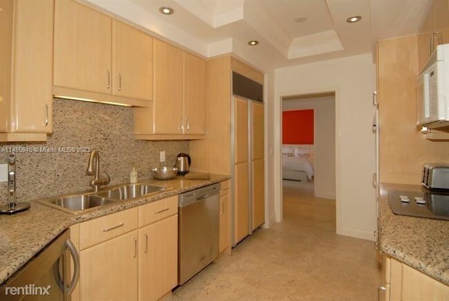 Building Photo - 3 br, 2.5 bath Condo - 6051 N Ocean Dr Apt...