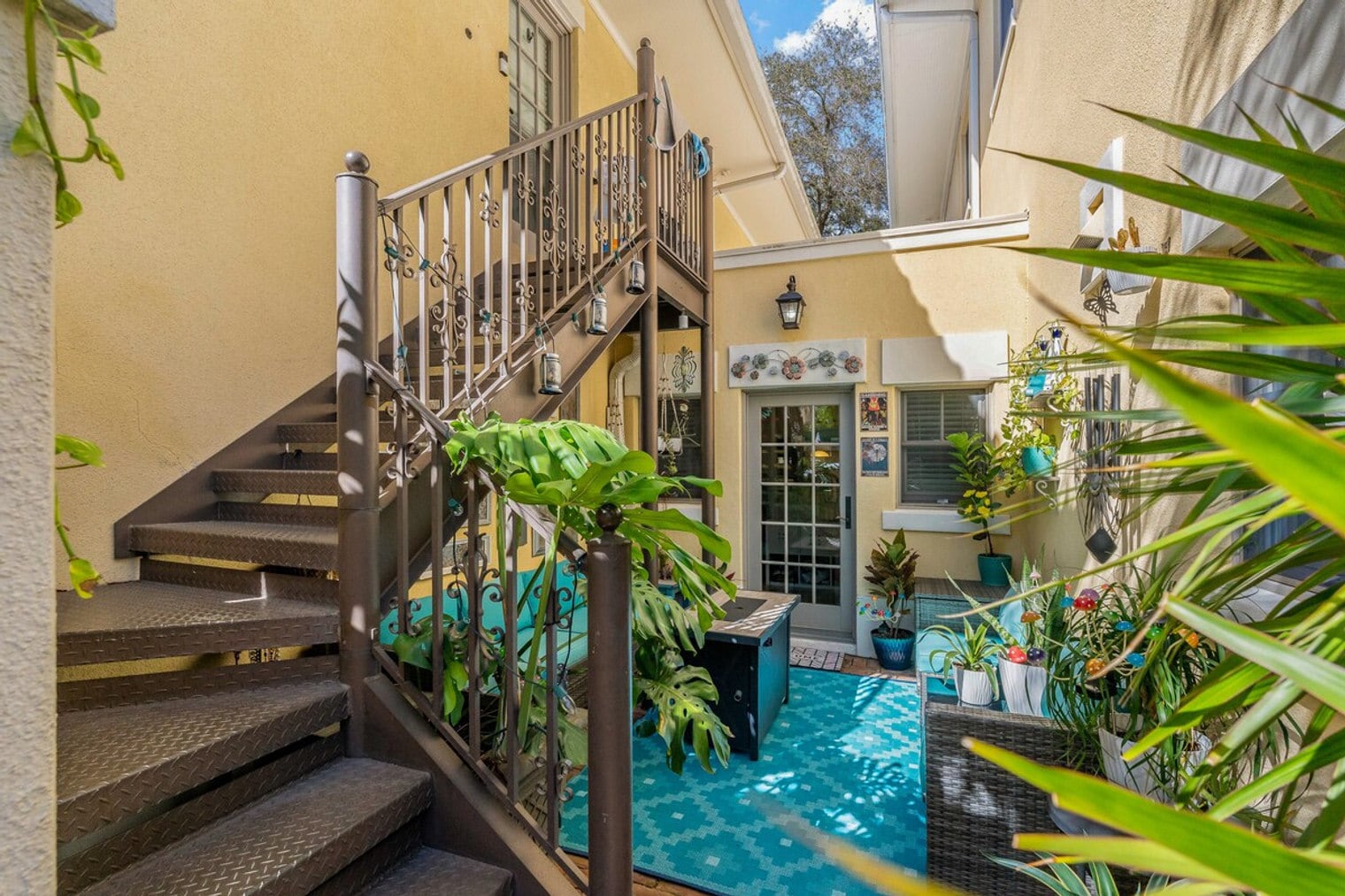 Building Photo - 509 S Willow Ave