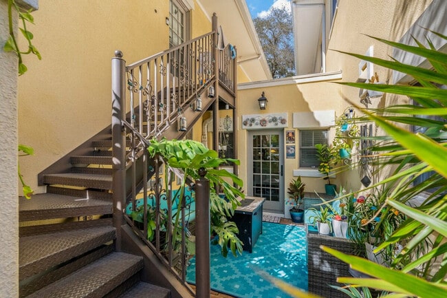 Building Photo - 507 S Willow Ave