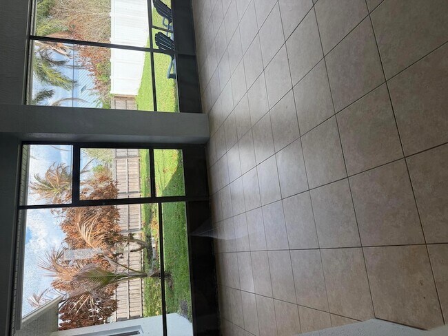 Building Photo - 787 SE Evergreen Terrace