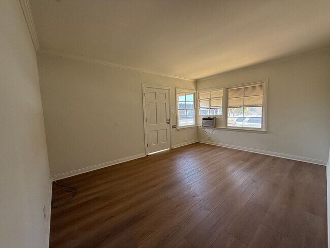 Building Photo - 321 - 1221-1223 West Ramona LLC