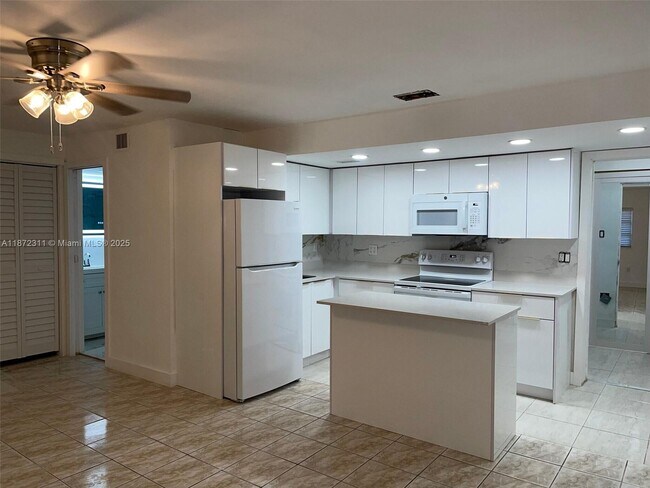Primary Photo - 1405 NW 121st St