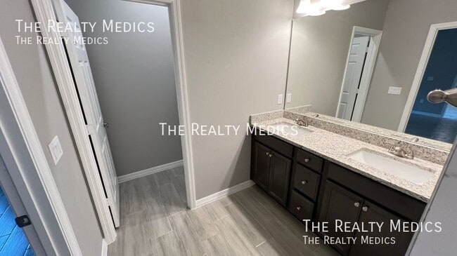 Building Photo - 276 Santo Domingo Ave SW