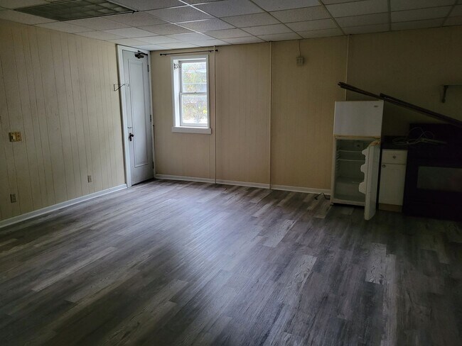 Building Photo - 1006 S Plymouth Ave
