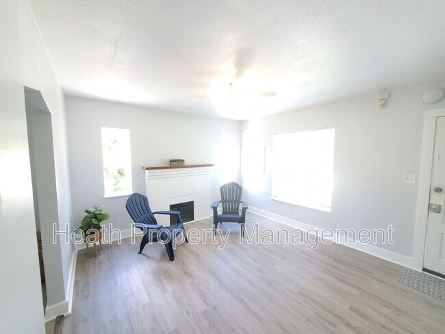 Building Photo - 1735 25th St S