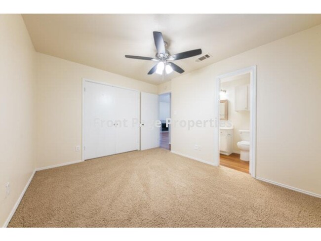 Building Photo - 1201 Danbury Square