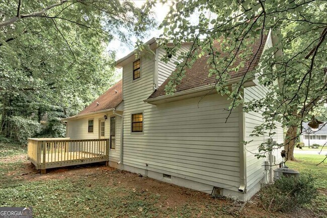 Building Photo - 8292 Blackfoot Trail