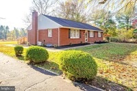 Building Photo - 123 Thies Rd