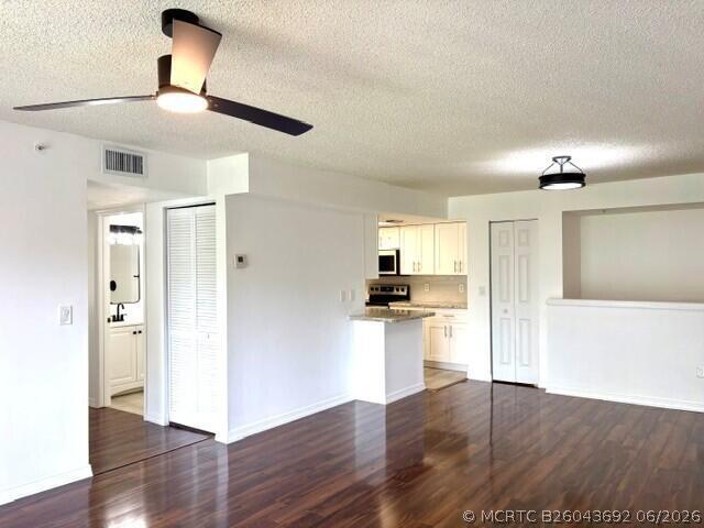 Building Photo - 100 Crestwood Ct N