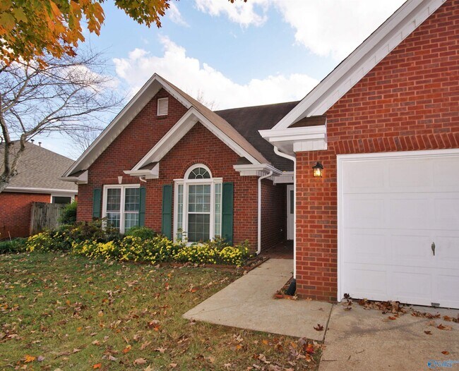 Building Photo - 115 Markum Ln
