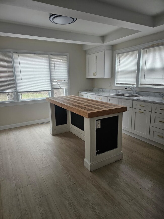 Building Photo - 2502 Ash St