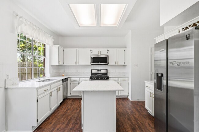 Building Photo - 4323 Ringrose Dr