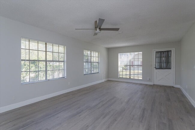 Building Photo - Chic 3-Bed Remodel with Pool in Elite School Zone