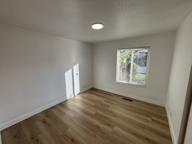 Building Photo - "Completely Remodeled and Charming 3-Bed Oasis with Pool & Fireplace in Pittsburg's Heart!"