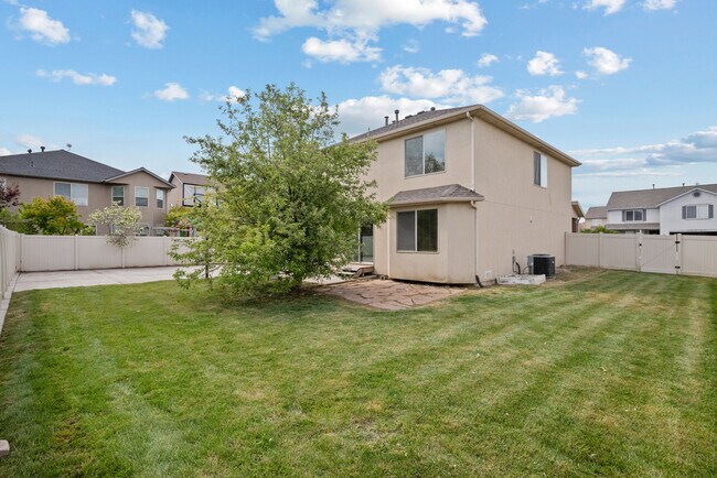 Building Photo - 2867 W 400 S