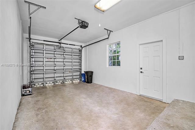 Building Photo - 1135 Asturia Ave