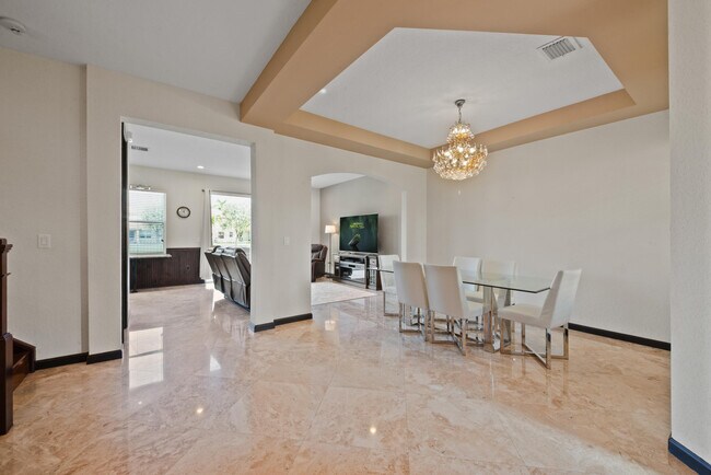 Building Photo - 7865 Jewelwood Dr