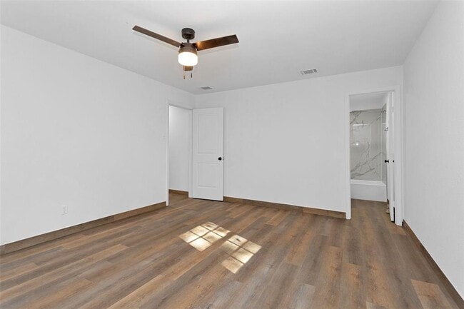 Building Photo - 26424 Leisure Ln