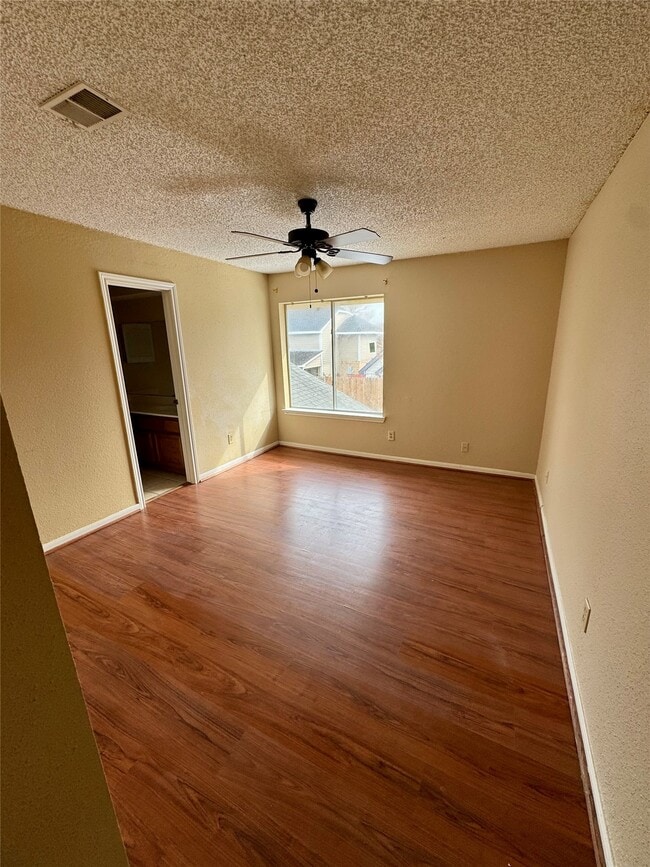 Building Photo - 6218 Ladera Dr