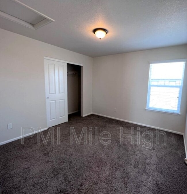 Building Photo - 12523 Grape St