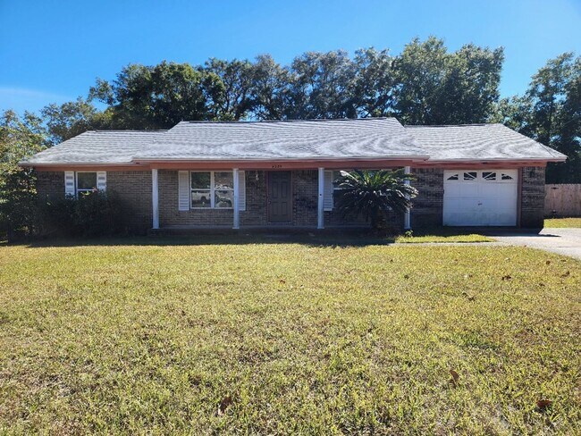 Primary Photo - Open Floorplan, 3BD/3Bath with a Huge Sunr...