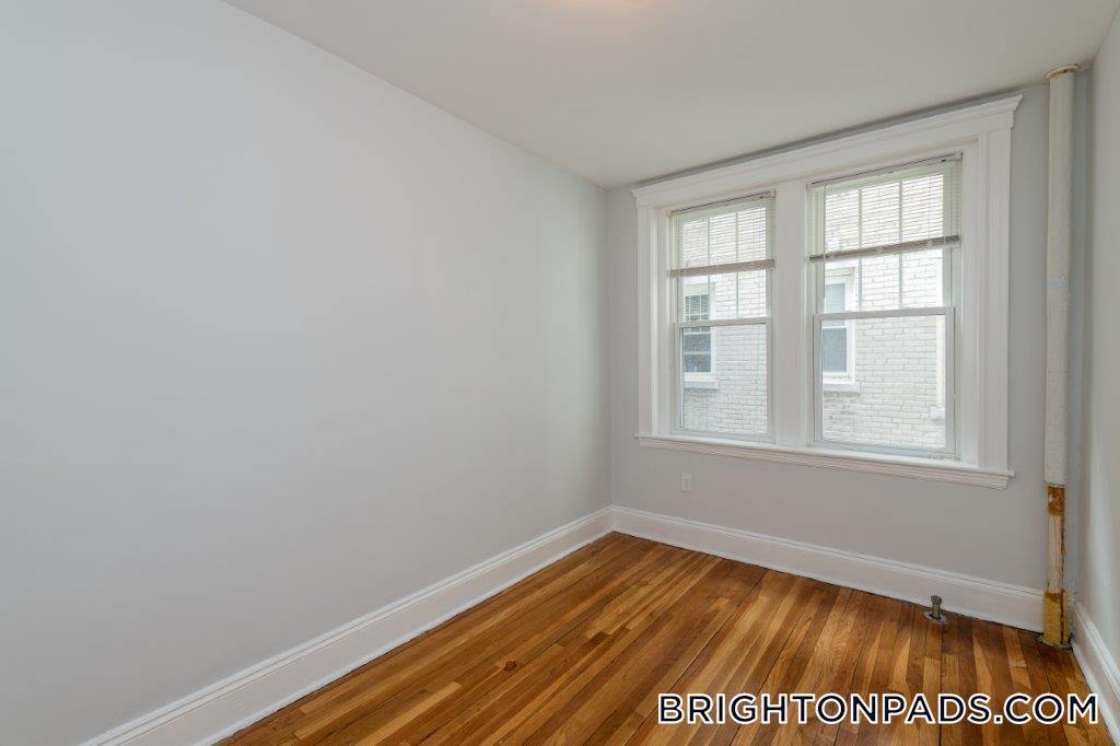 Building Photo - 286 Chestnut Hill Ave