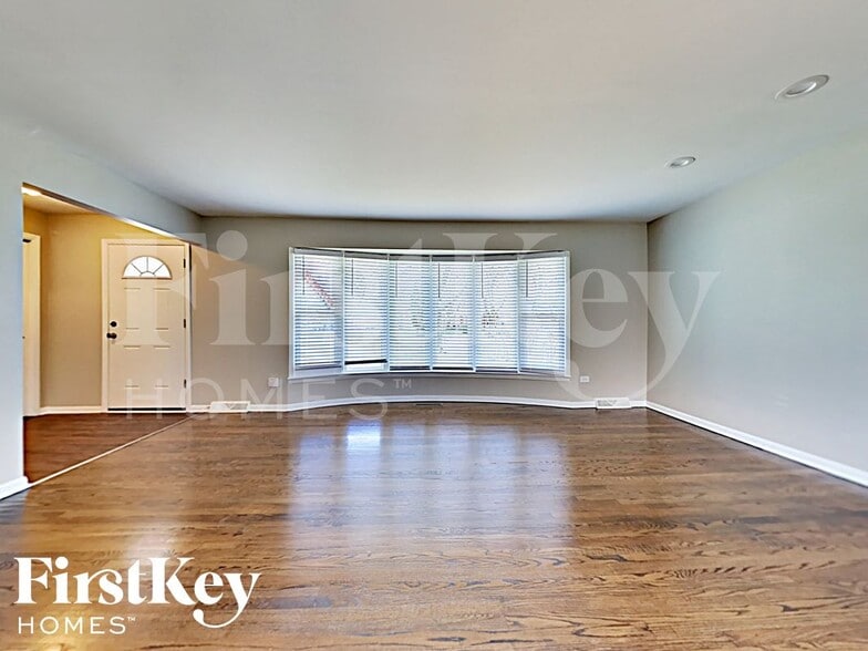 Building Photo - 16322 Kenwood Ct