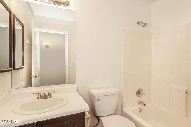 Building Photo - 3190 W Williams Dr