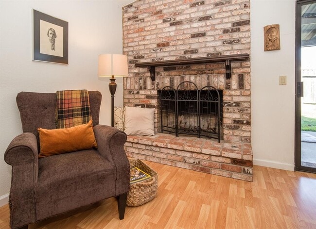 Building Photo - Southwest Woodland Home For Rent