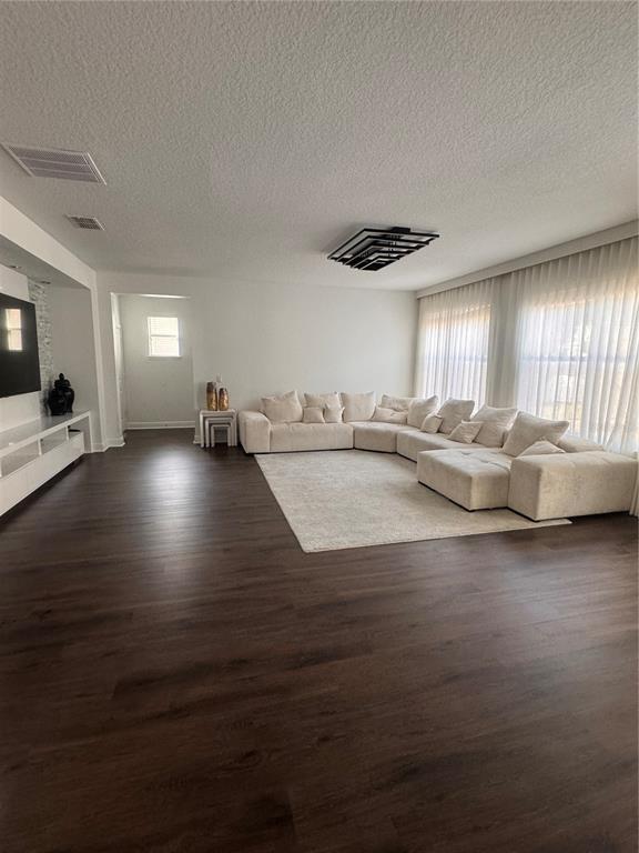 Building Photo - 11737 Verrazano Dr