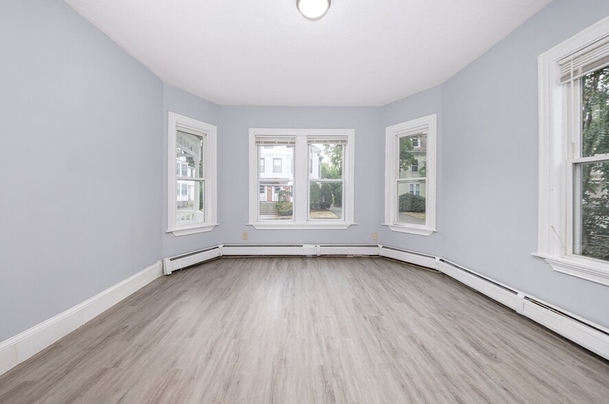 Building Photo - 138 Brown St