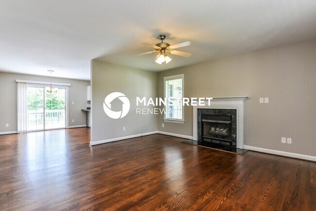 Building Photo - 4 Bedroom Pet-Friendly Home in Smithfield, NC with Main Street Renewal