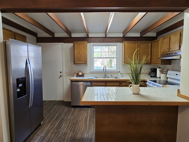 Building Photo - 1829 Alyssum Pl