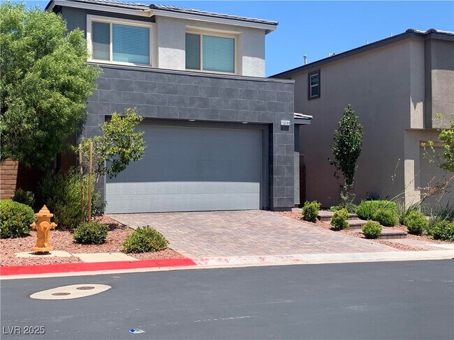 Building Photo - 10688 Silver Pond Ave