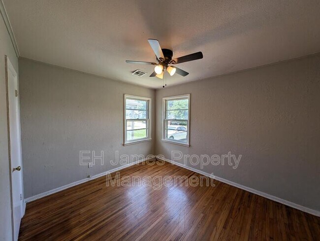 Building Photo - 4611 S 28th W Ave
