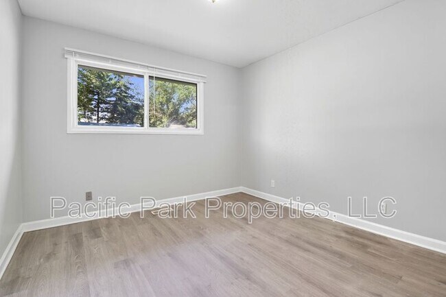 Building Photo - 3639 Richelieu Rd