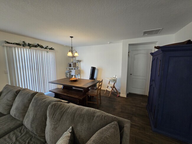 Building Photo - 108 Landing Blvd