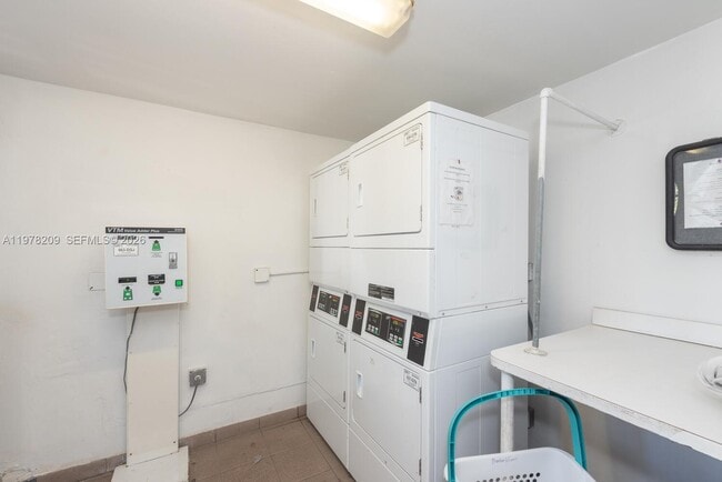 Building Photo - 251 Galen Dr