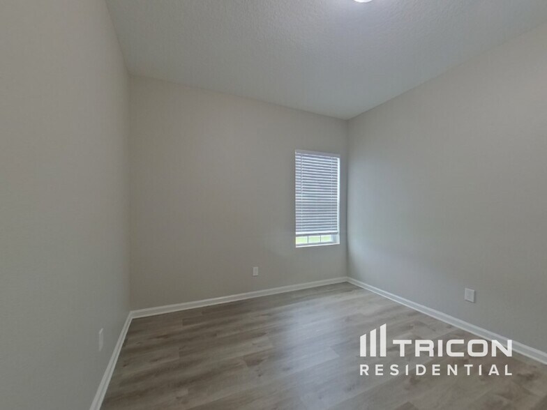 Building Photo - 15121 Sora St